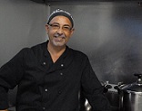 Cocinero, conductor del transporte escolar y encargado del mantenimiento
